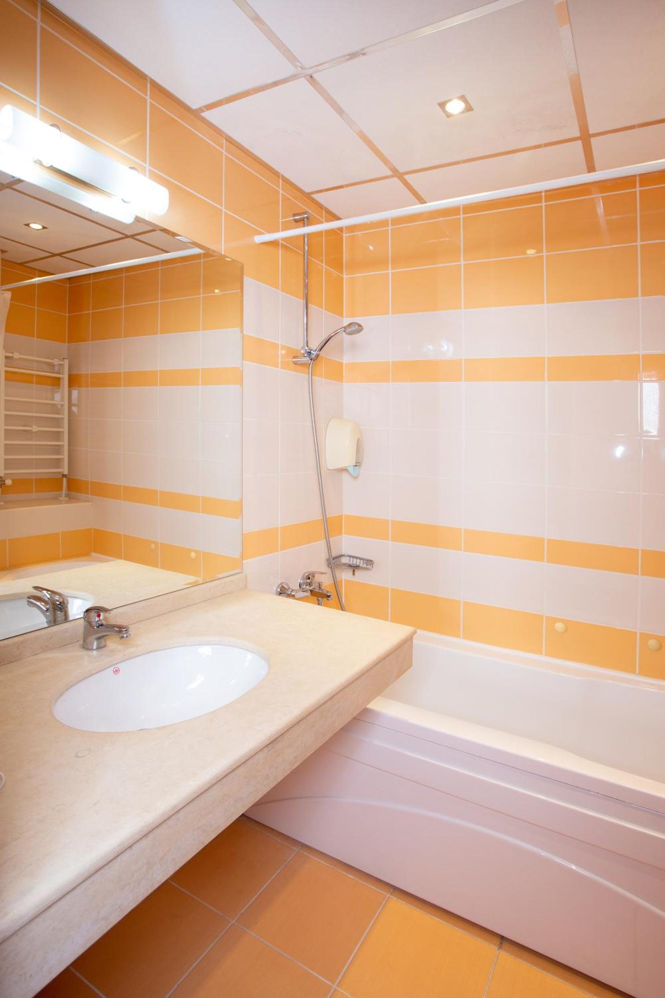 שומן Contessa Hotel מראה חיצוני תמונה
