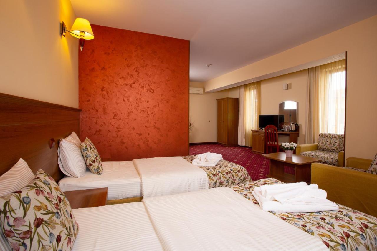 שומן Contessa Hotel מראה חיצוני תמונה