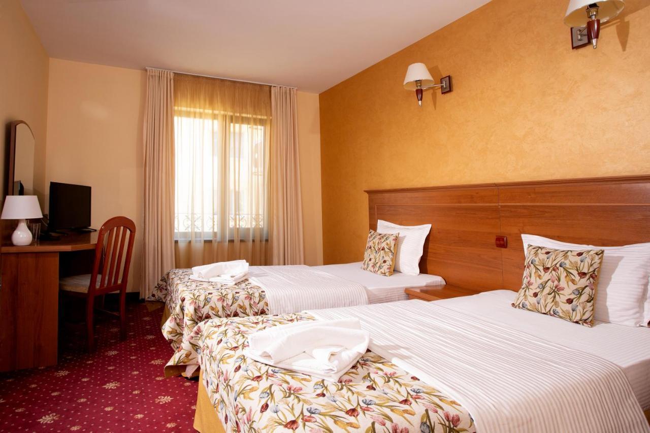 שומן Contessa Hotel מראה חיצוני תמונה