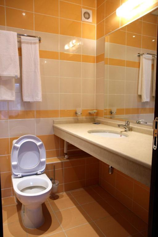 שומן Contessa Hotel חדר תמונה